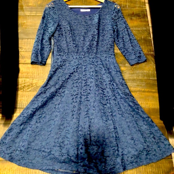 Blue Lace Dress - Picture 4 of 9